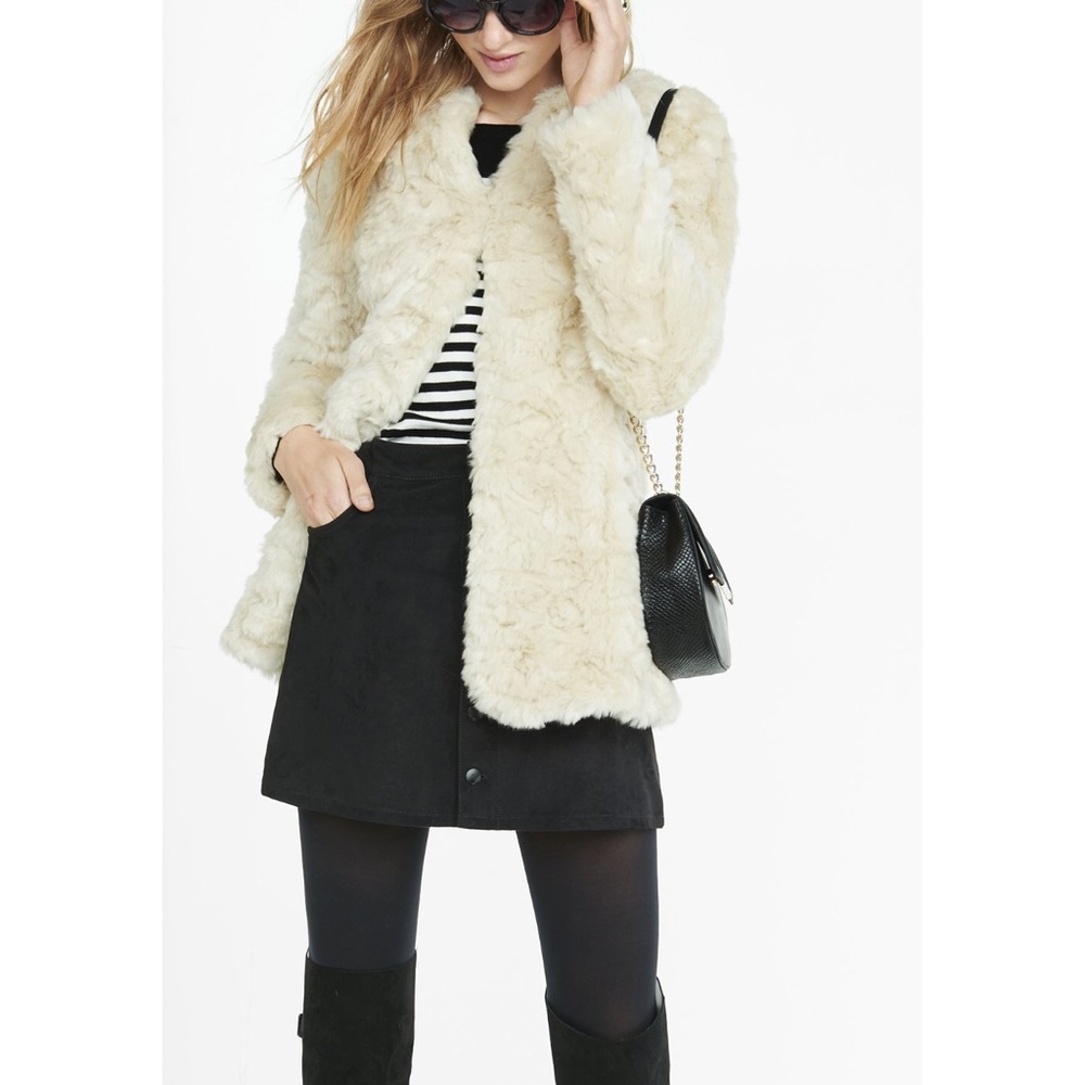 White faux Fur Express coat. Sz small NWOT